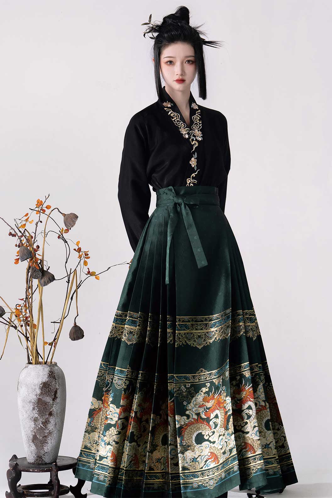 Ming dynasty hanfu snow dragon mamian skirt - xuelong 雪龙