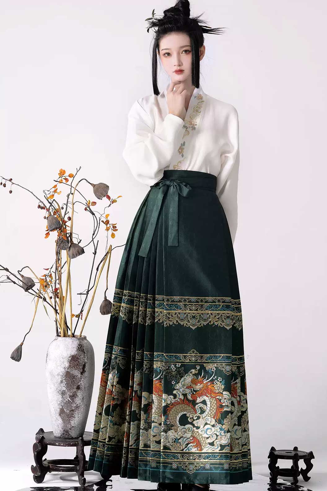 Ming dynasty hanfu snow dragon mamian skirt - xuelong 雪龙