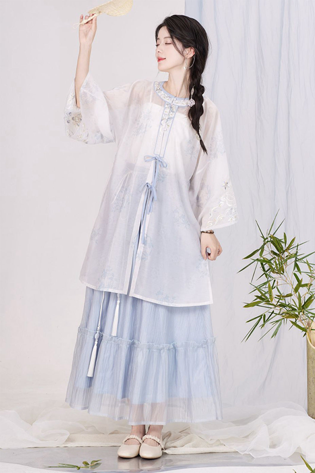 Ming Dynasty Improved Blue Hanfu Female Dress Lace Long Pleated Skirt bingherumeng 冰河入梦