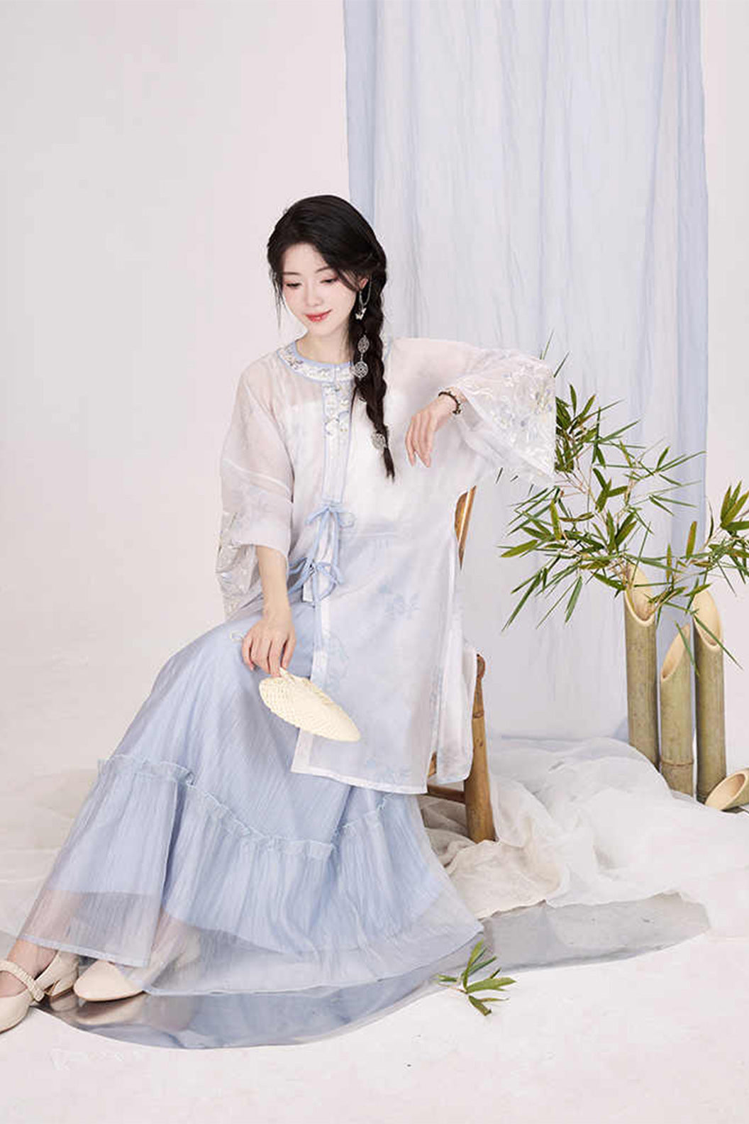 Ming Dynasty Improved Blue Hanfu Female Dress Lace Long Pleated Skirt bingherumeng 冰河入梦