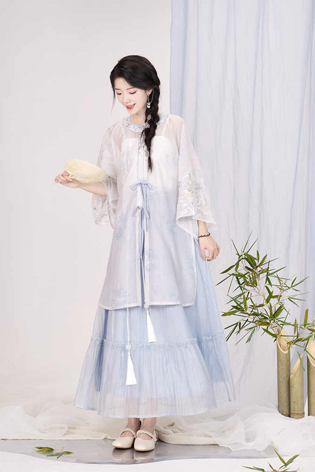 Ming Dynasty Improved Blue Hanfu Female Dress Lace Long Pleated Skirt bingherumeng 冰河入梦