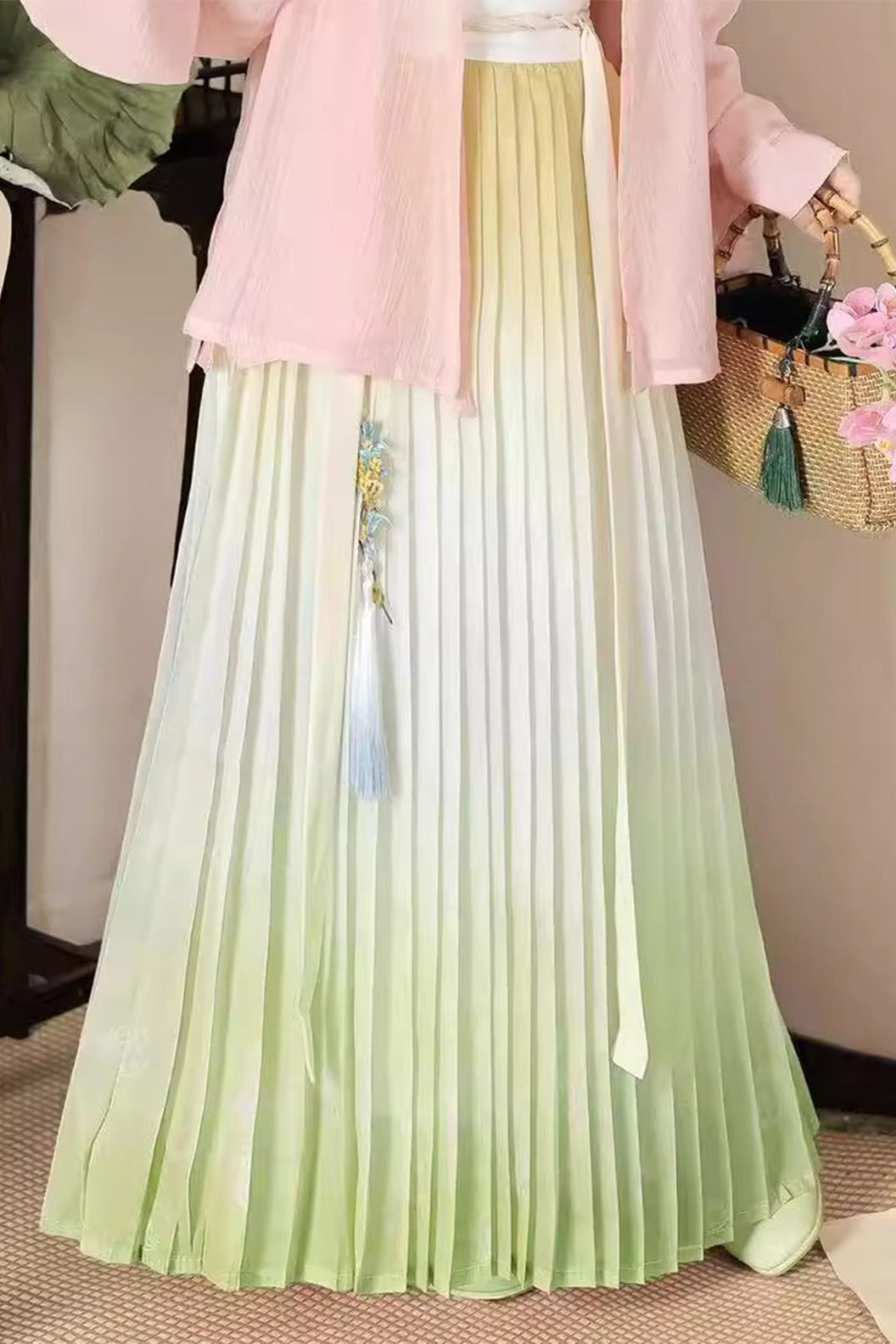 Ming Dynasty Pink Hanfu Dress Embroidery One Piece Pleated Skirt - huayan 花宴