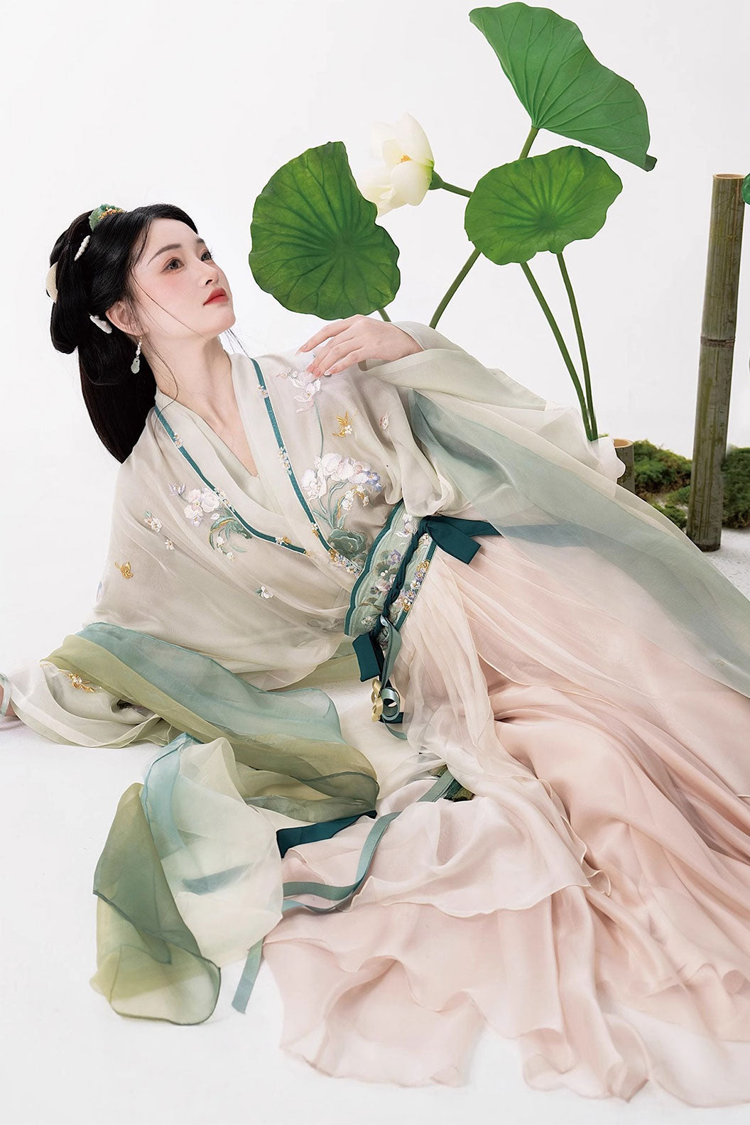 Ming Dynasty Pink Hanfu Dress with Maiden Style and One-Piece Po Skirt - yanliudu 烟柳渡