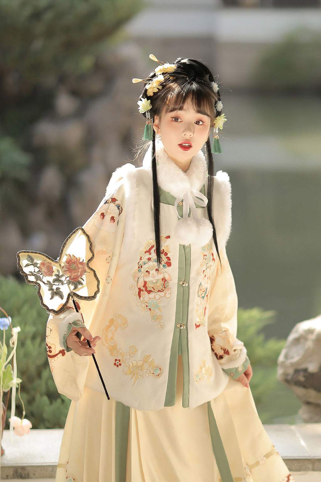 Ming Dynasty Red Hanfu Dress Square Neck Embroidery Bijia Ma Mian Skirt - futujiujiu 福兔啾啾