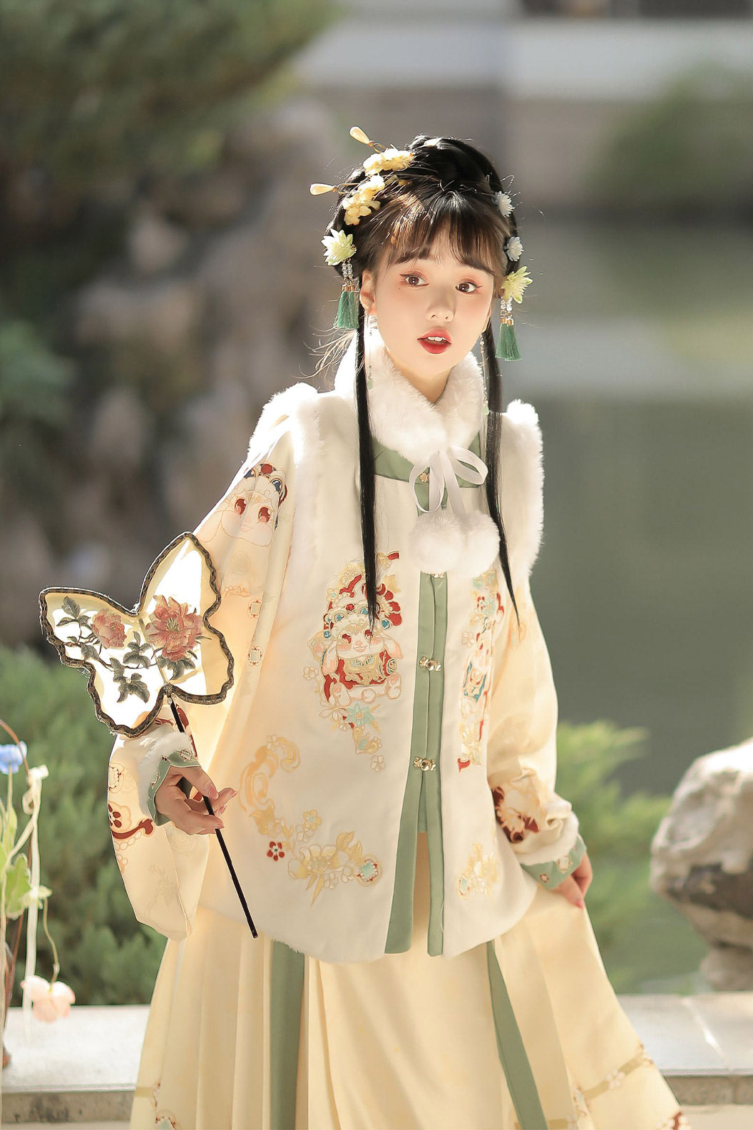 Ming Dynasty Red Hanfu Dress Square Neck Embroidery Bijia Ma Mian Skirt - futujiujiu 福兔啾啾