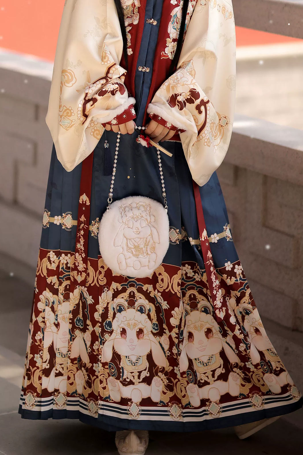Ming Dynasty Red Hanfu Dress Square Neck Embroidery Bijia Ma Mian Skirt - futujiujiu 福兔啾啾