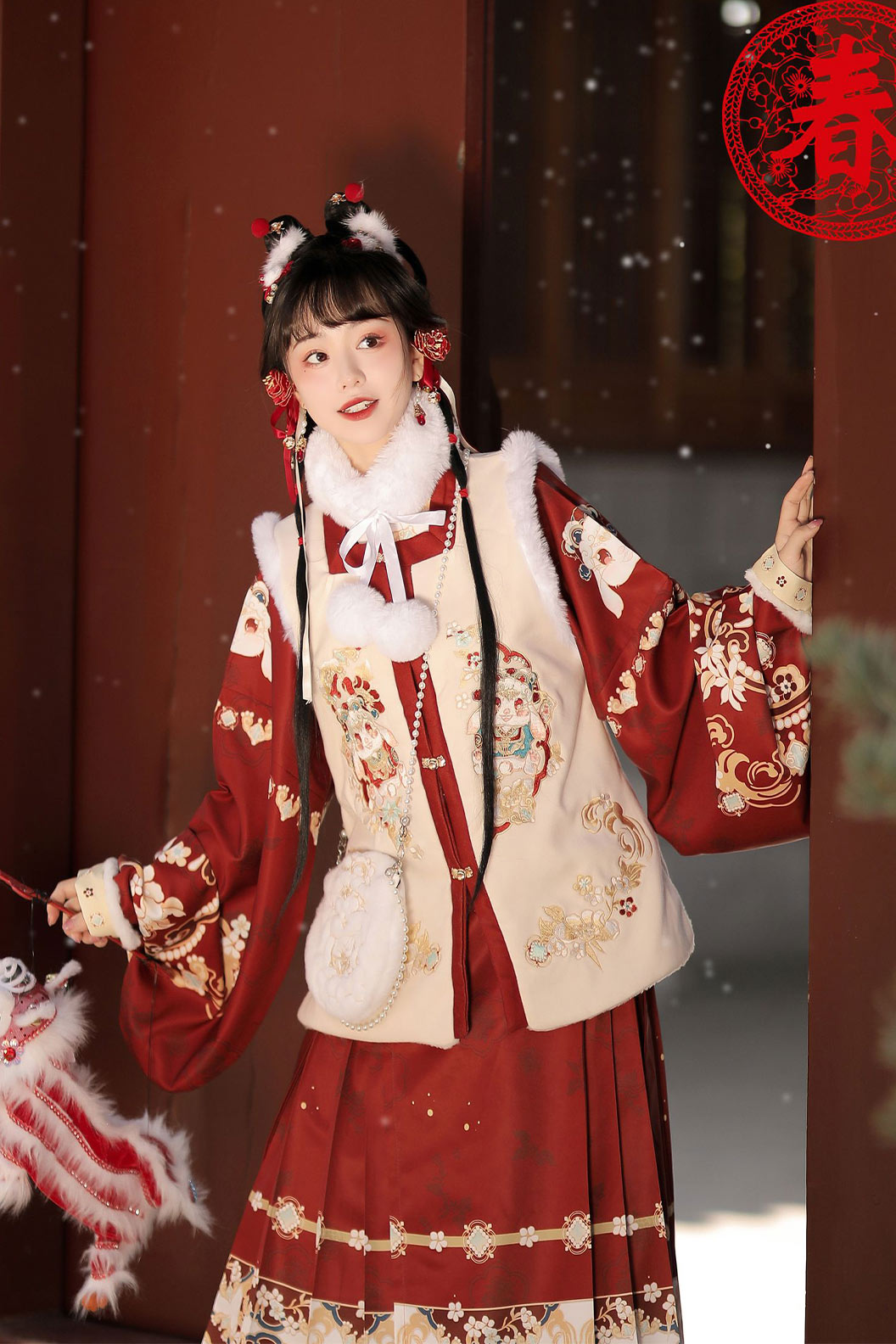 Ming Dynasty Red Hanfu Dress Square Neck Embroidery Bijia Ma Mian Skirt - futujiujiu 福兔啾啾