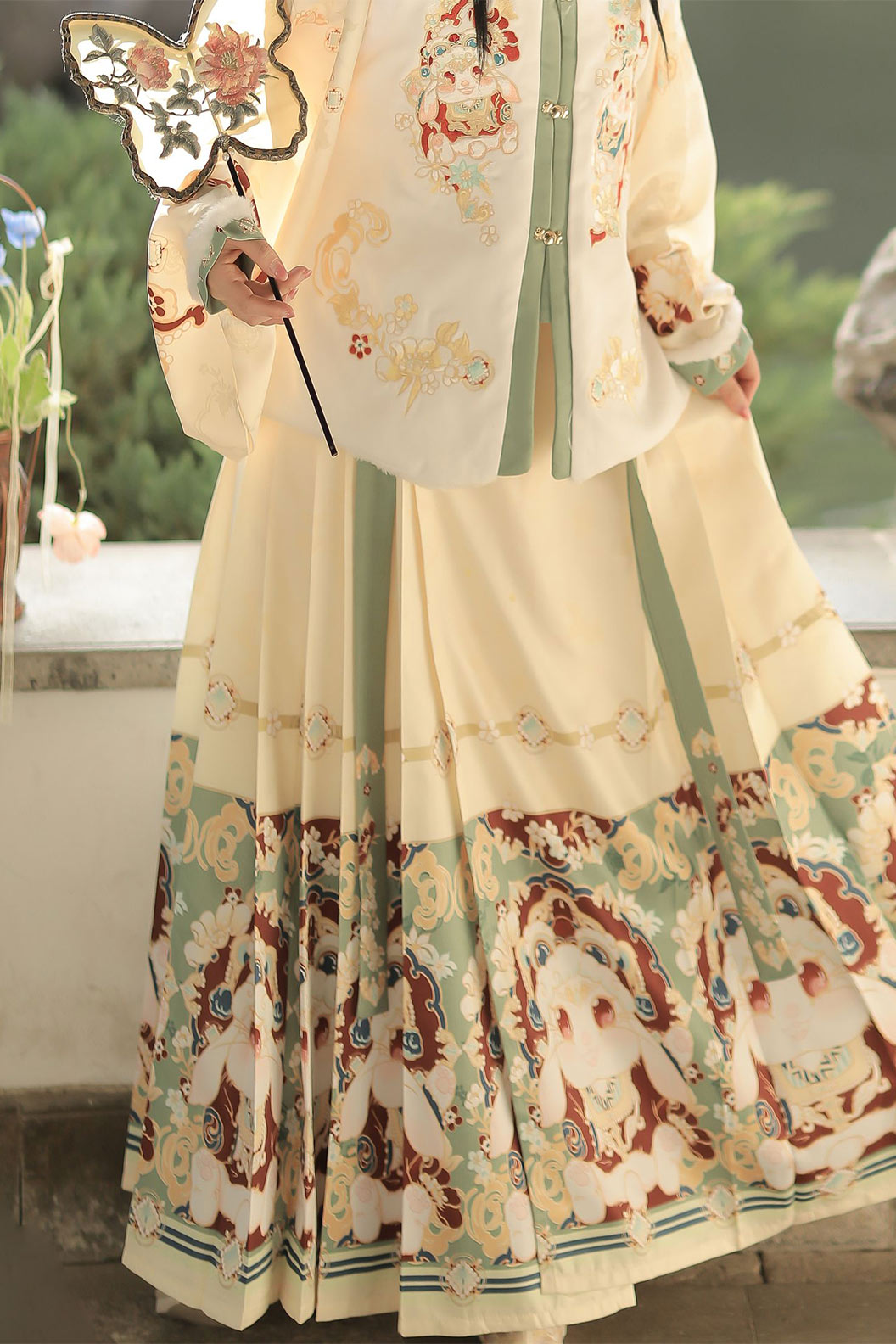 Ming Dynasty Red Hanfu Dress Square Neck Embroidery Bijia Ma Mian Skirt - futujiujiu 福兔啾啾