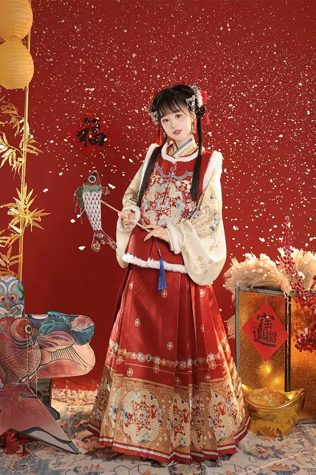 Ming Dynasty Red Hanfu Dress with Embroidered Ma Mian Qun For Chinese Style - xiaoshenlong 小神龙