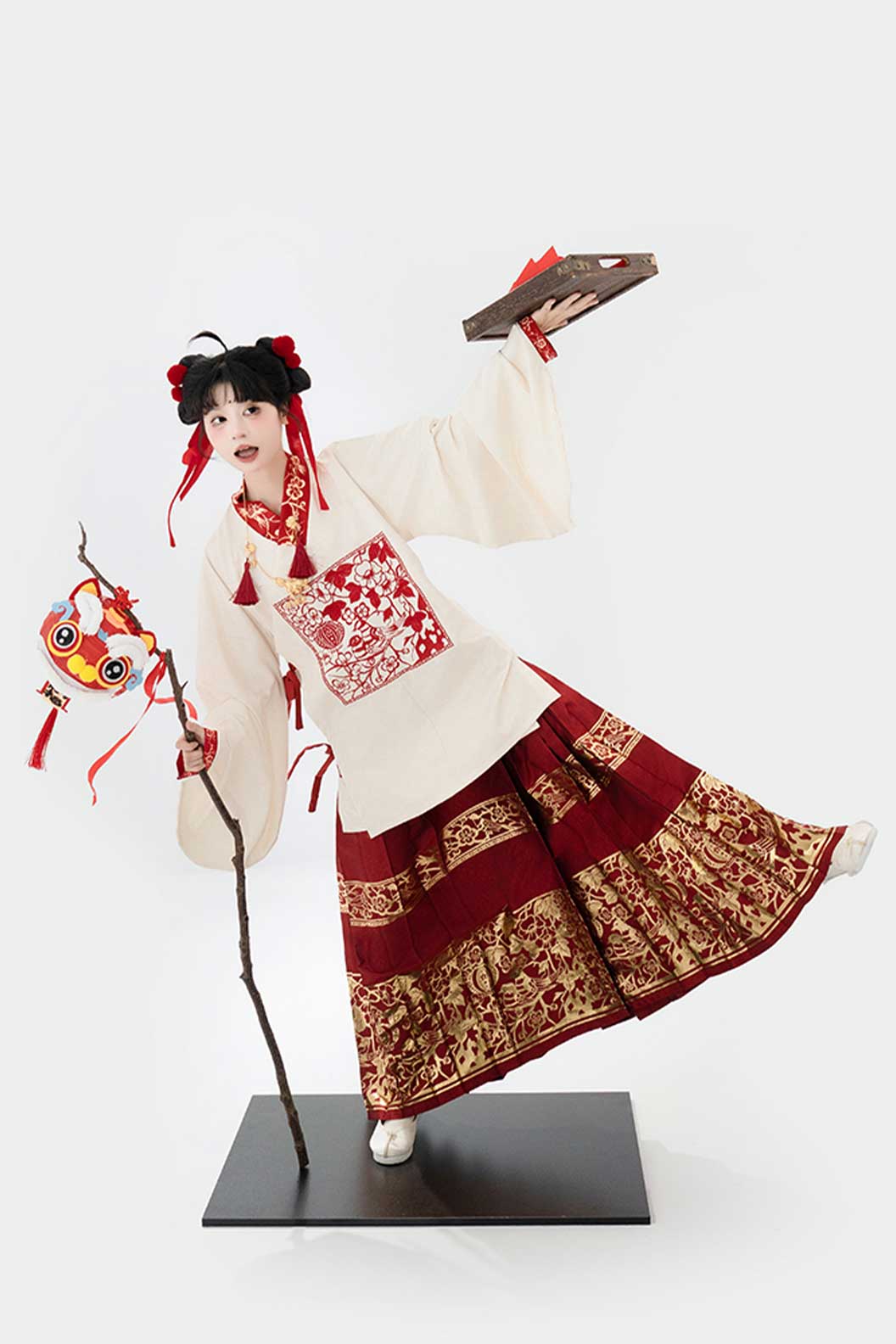 Ming Dynasty Red Hanfu Dress with Woven Gold Ma Mian Qun and Supplementary Robe - changle 长乐