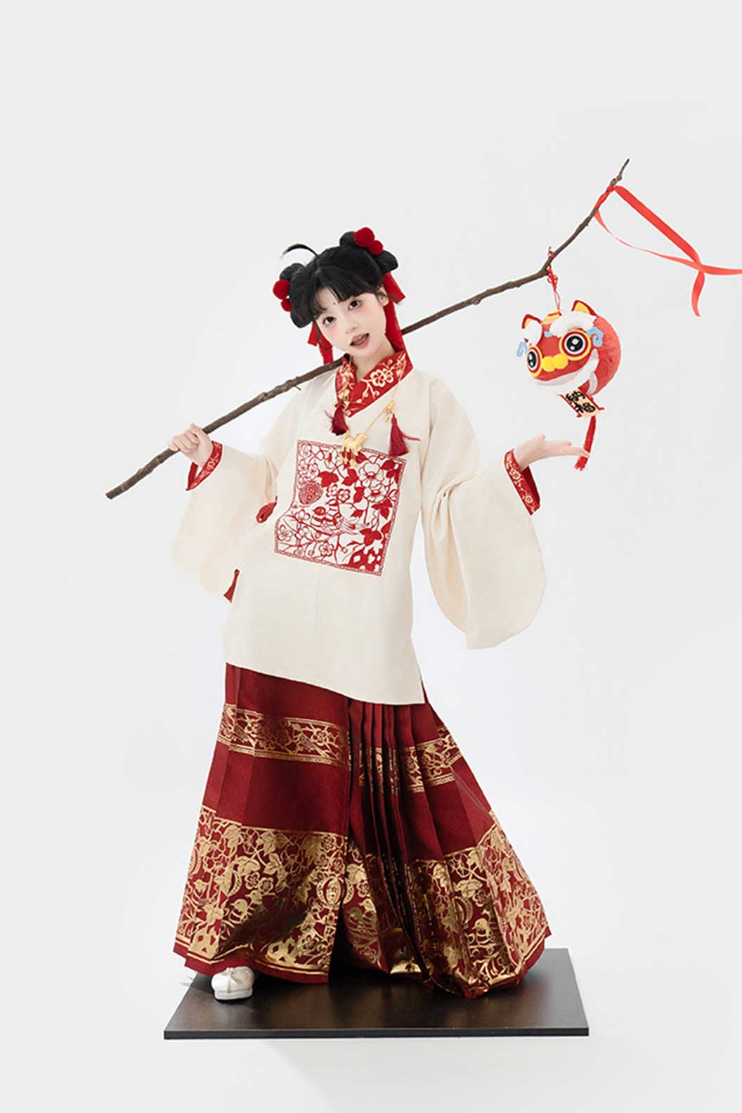 Ming Dynasty Red Hanfu Dress with Woven Gold Ma Mian Qun and Supplementary Robe - changle 长乐