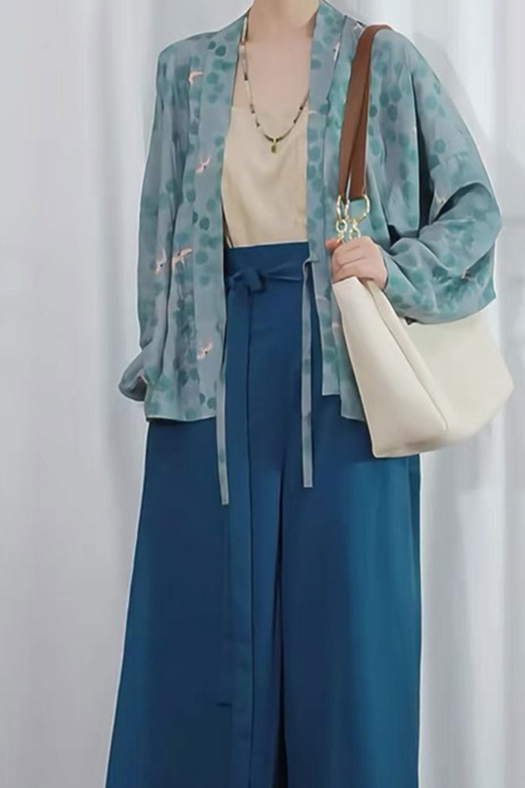 Modern Hanfu Blue with 3-Piece Set and Wide-Legged Pants - fuyuan 浮鸢