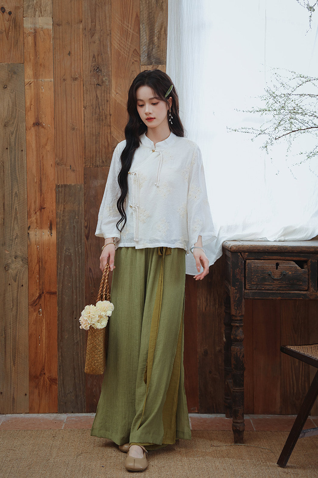 Modern Hanfu Outfit Female with Embroidered White Top - banqing 半晴