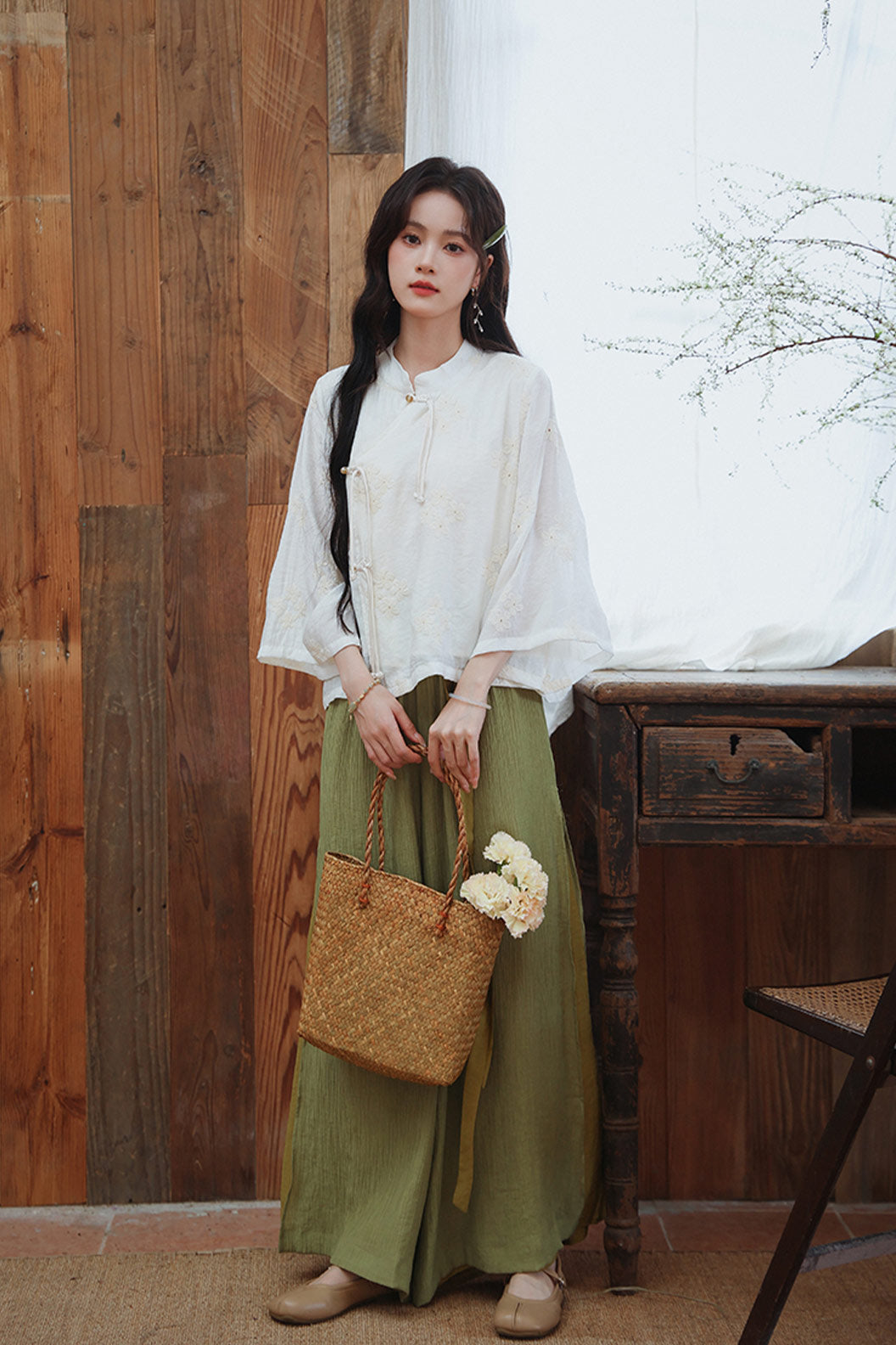 Modern Hanfu Outfit Female with Embroidered White Top - banqing 半晴