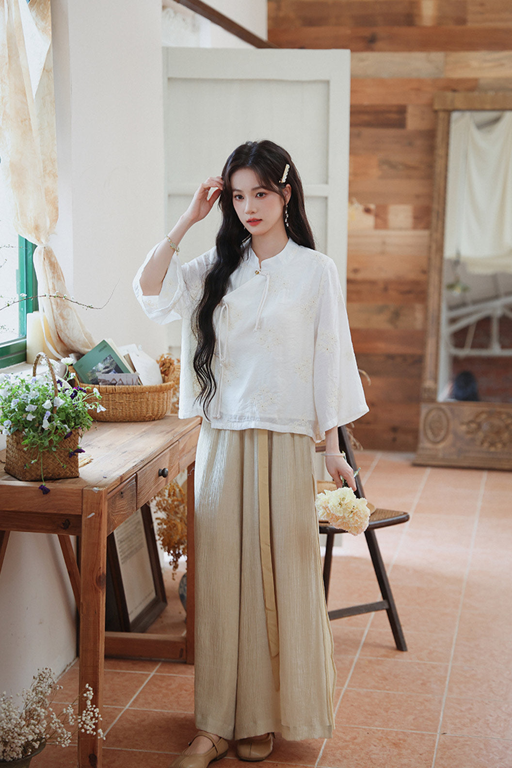 Modern Hanfu Outfit Female with Embroidered White Top - banqing 半晴