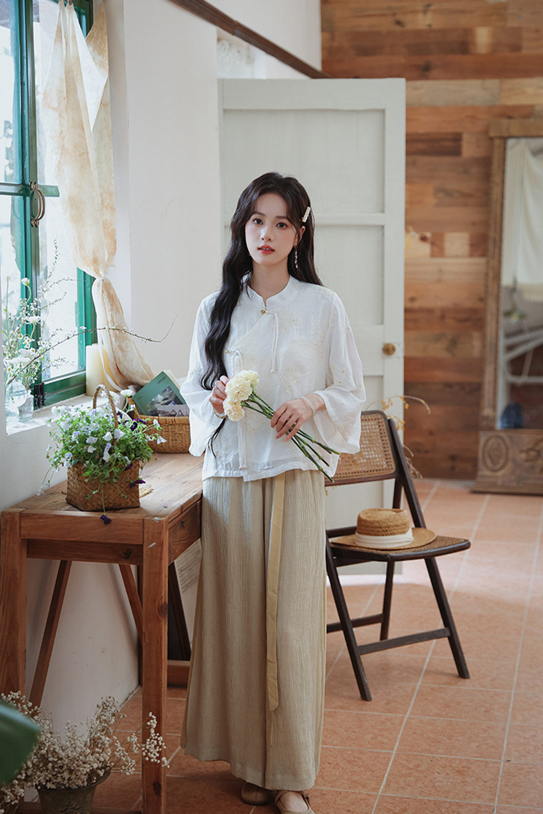 Modern Hanfu Outfit Female with Embroidered White Top - banqing 半晴