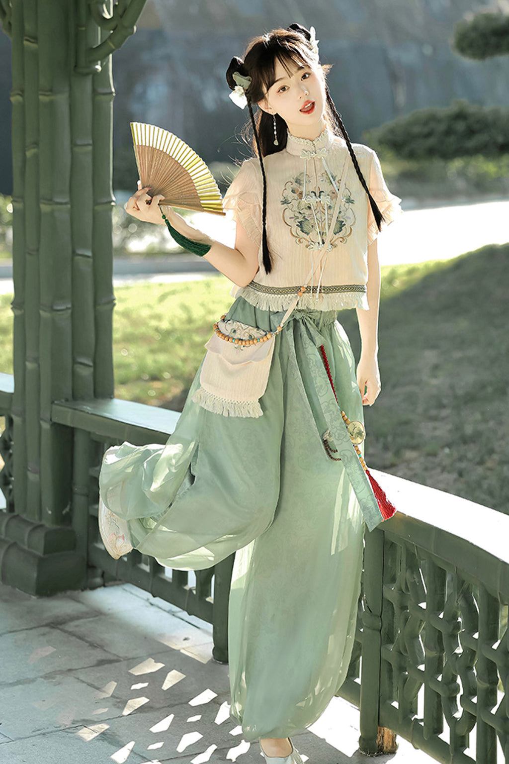 Modern Hanfu with Green Lantern Pants in Chinese Traditional Style - xunyao 寻瑶