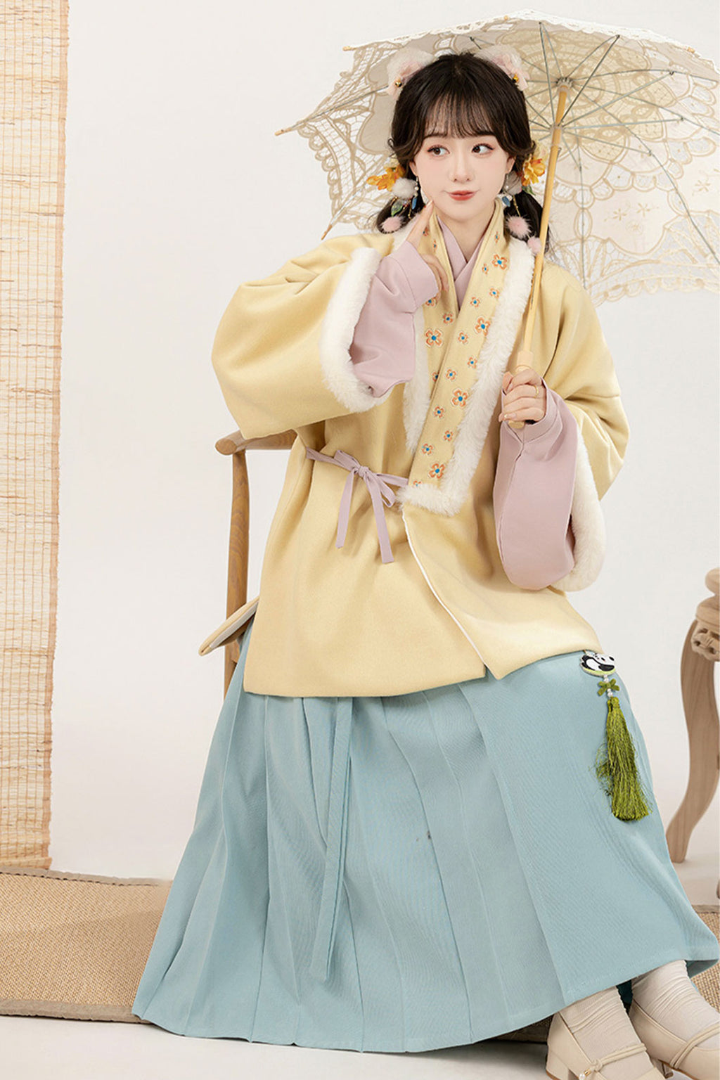 Modern Hanfu with Triangle Set Straight Collar and Short Jacket - dongruo 冬若