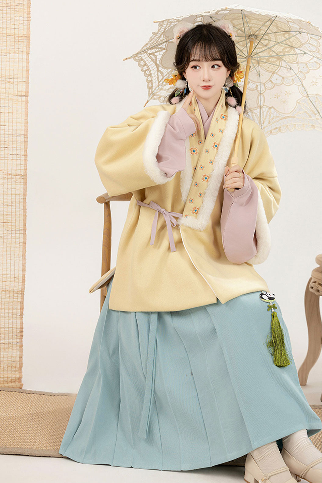 Modern Hanfu with Triangle Set Straight Collar and Short Jacket - dongruo 冬若