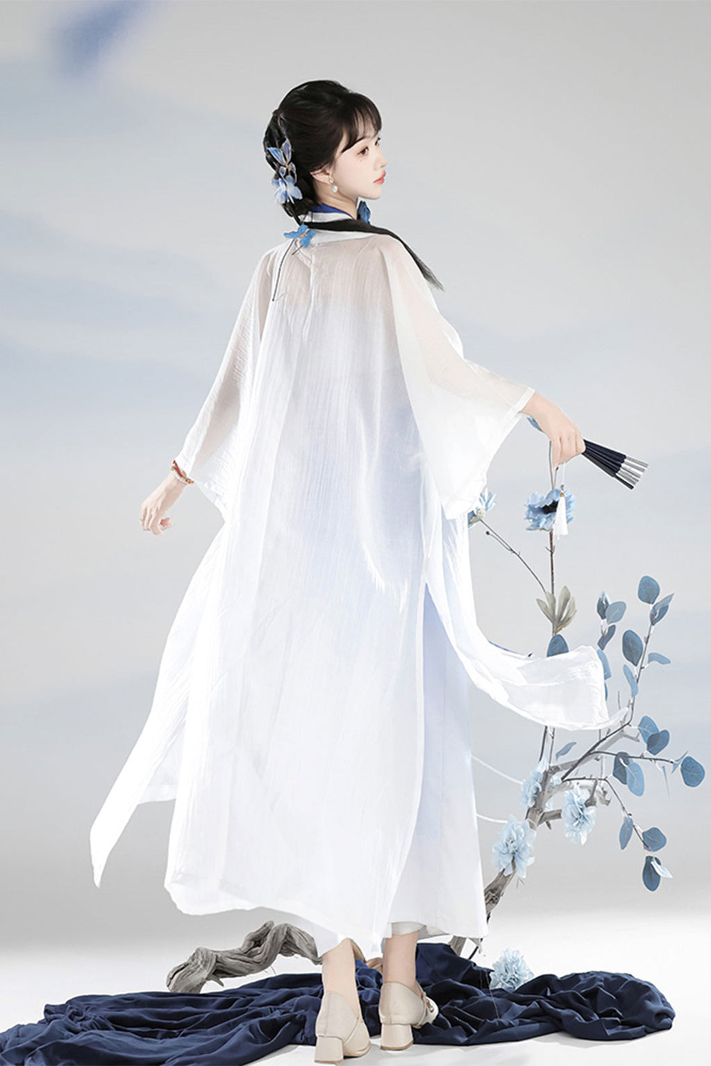 Song Dynasty White-green Hanfu Dress Bòzi Robe with Long Shirt - guyu 谷雨