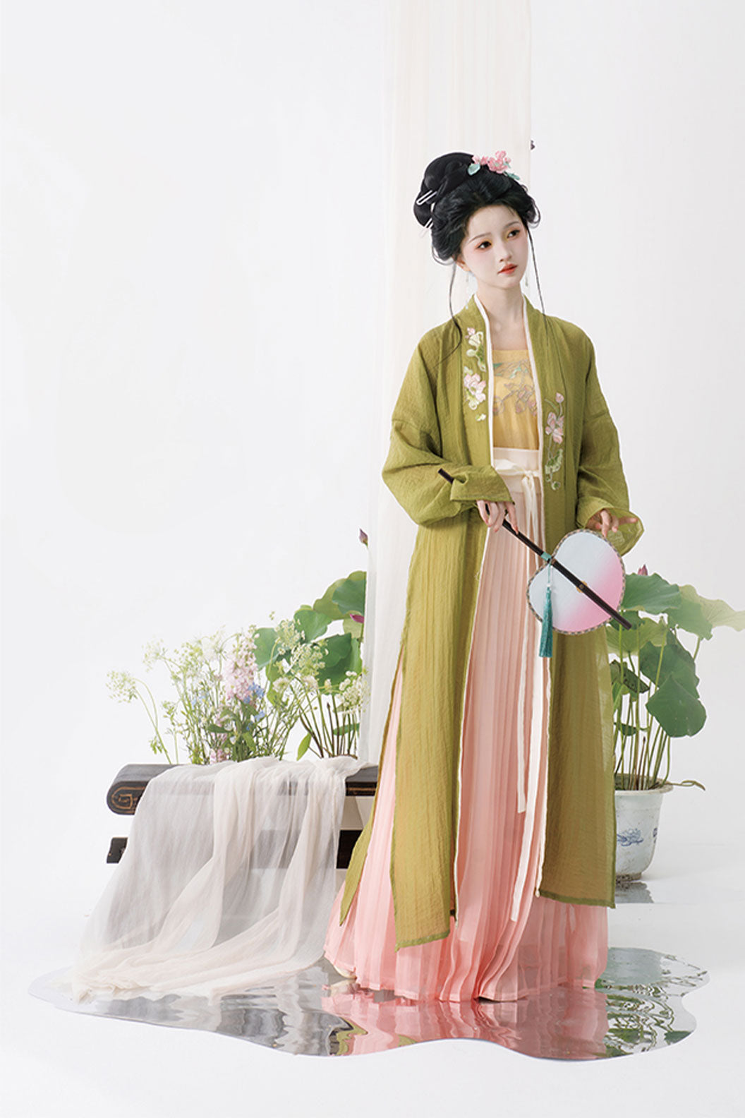 Song Dynasty Blue Hanfu Dress with Tencel Embroidery and Pleated Skirt - linzhi 林芝