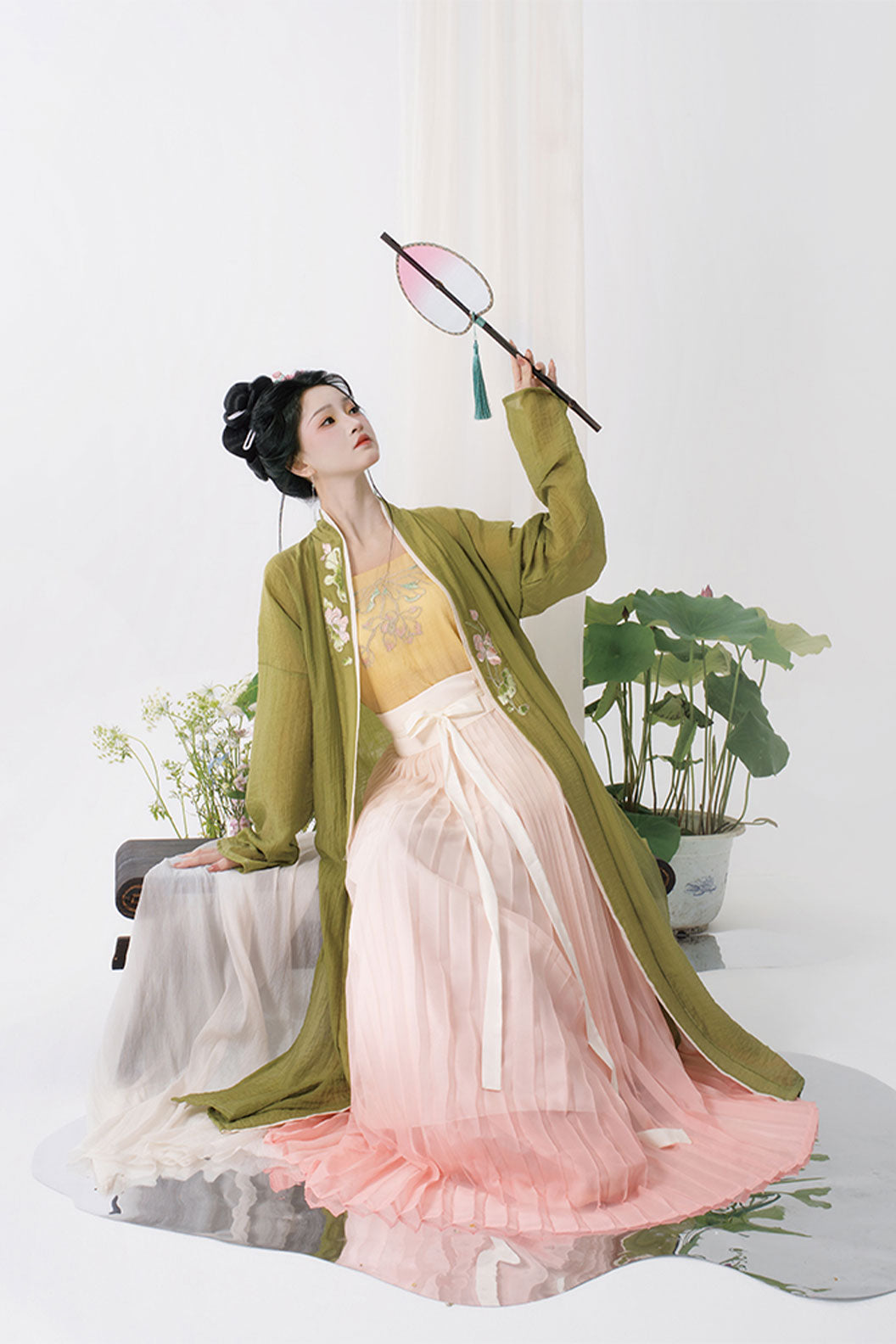 Song Dynasty Blue Hanfu Dress with Tencel Embroidery and Pleated Skirt - linzhi 林芝