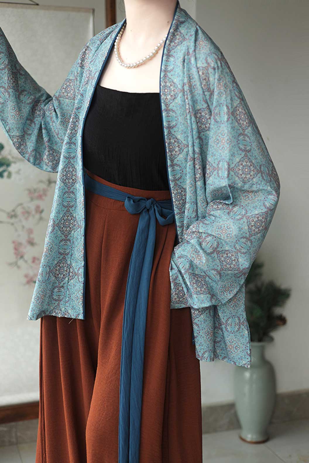 Song Dynasty Blue Hanfu Dress with Tencel Strap and Airplane Sleeves - qinngyu青玉