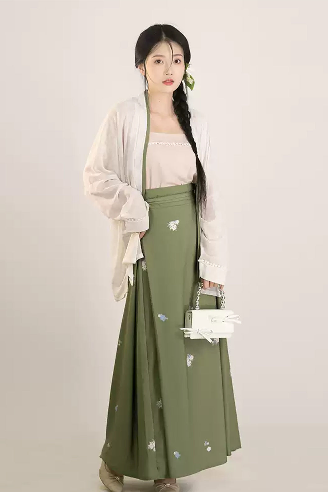 Song Dynasty Clothing Triple Pleat Skirt Airplane Sleeves Gray Hanfu Dress - xueli 雪梨