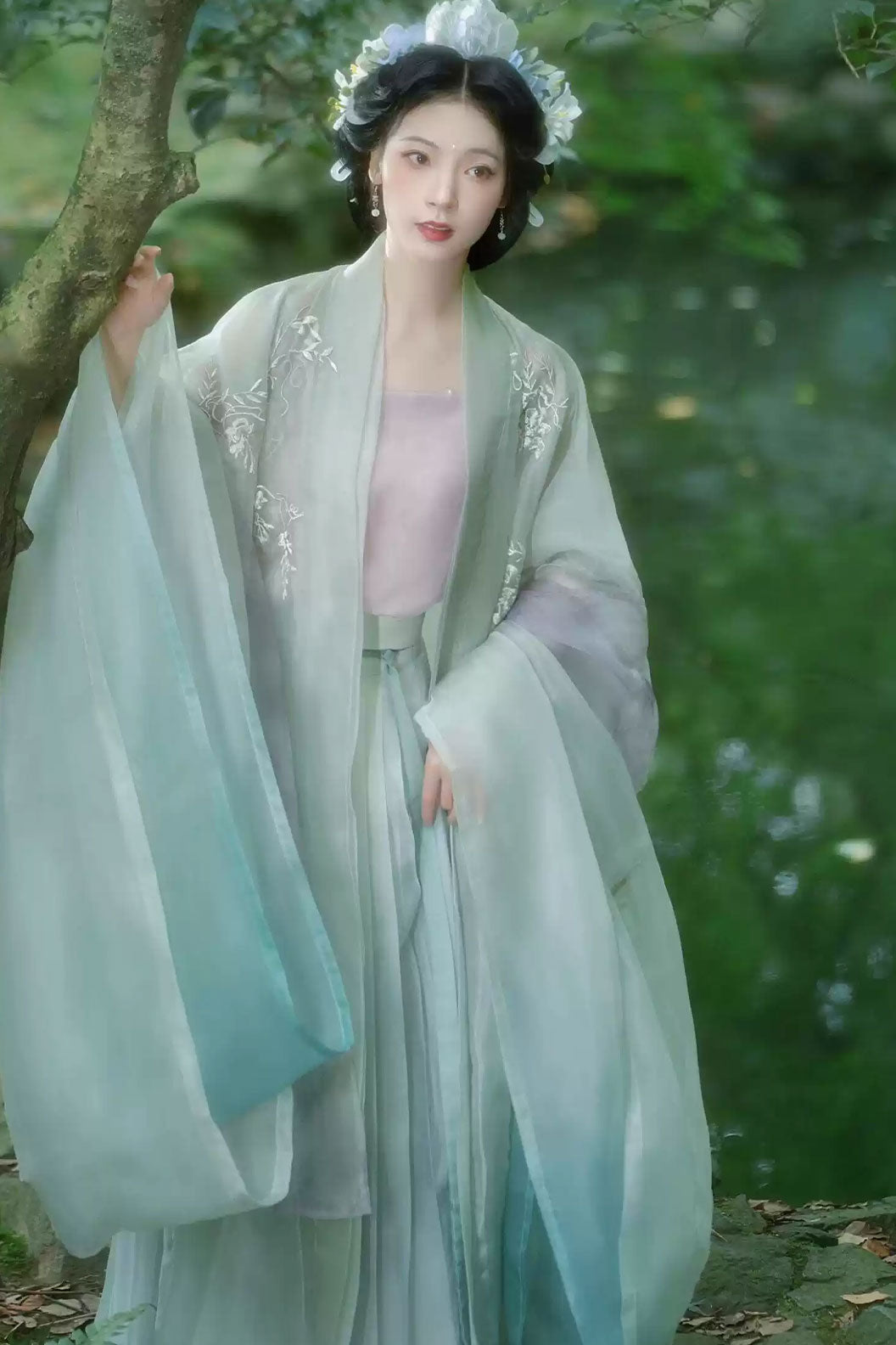 Song dynasty hanfu Green hanfu dress Embroidered Wide Sleeve Shirt - daise 黛色