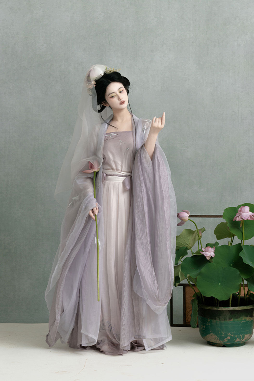 Song Dynasty Purple Hanfu Dress with Embroidery and Wide Sleeve Shirt - zhuyin 竹音