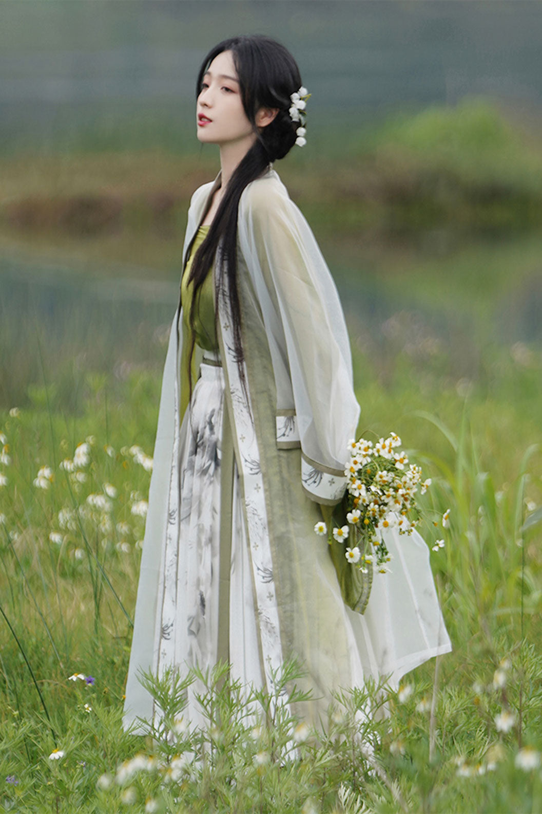 Song Dynasty White-green Hanfu Dress Qi Yao Ruqun Skirt for Daily Wear - mozhu 墨竹