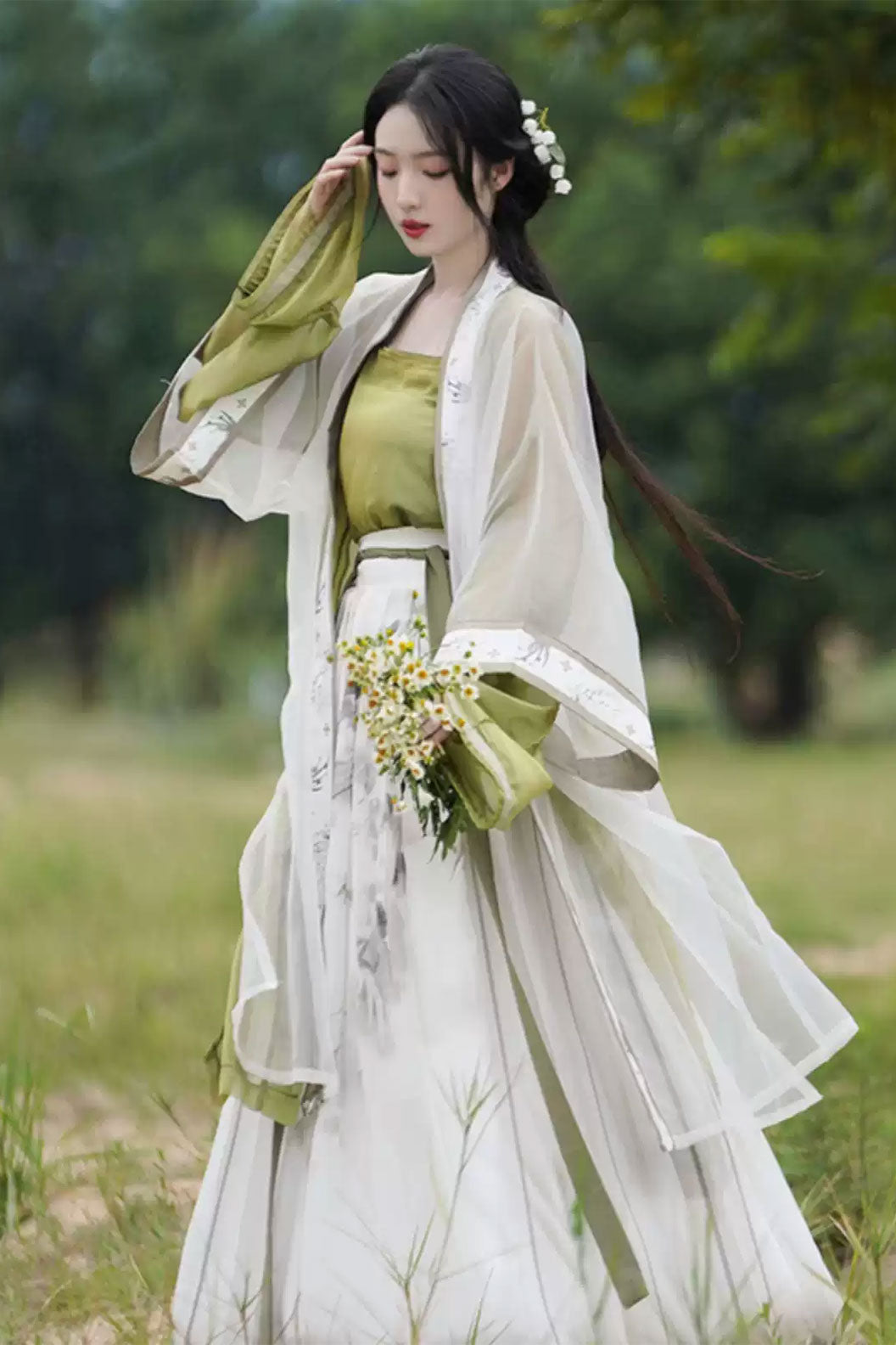Song Dynasty White-green Hanfu Dress Qi Yao Ruqun Skirt for Daily Wear - mozhu 墨竹