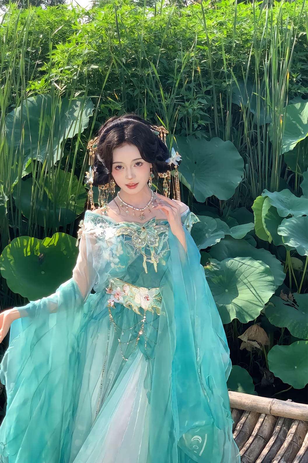 Tang Dynasty Green Hanfu Dress Heavy Butterfly Embroidery Hezi Skirt - shene 神蛾
