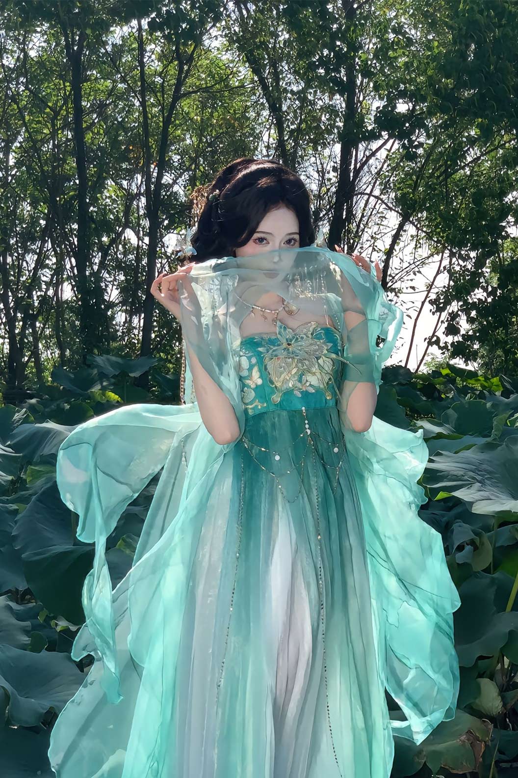 Tang Dynasty Green Hanfu Dress Heavy Butterfly Embroidery Hezi Skirt - shene 神蛾