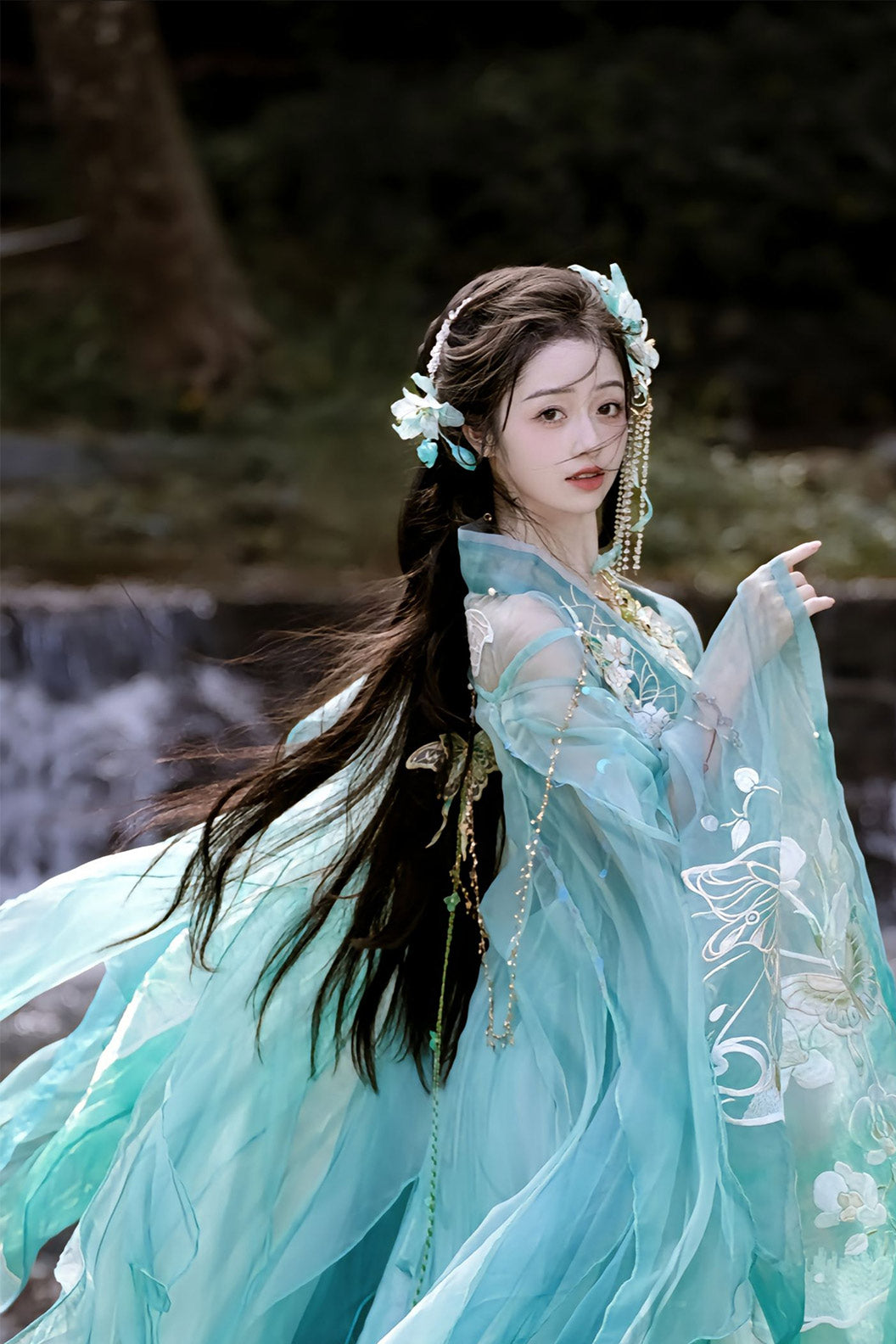 Tang Dynasty Green Hanfu Dress Heavy Butterfly Embroidery Hezi Skirt - shene 神蛾