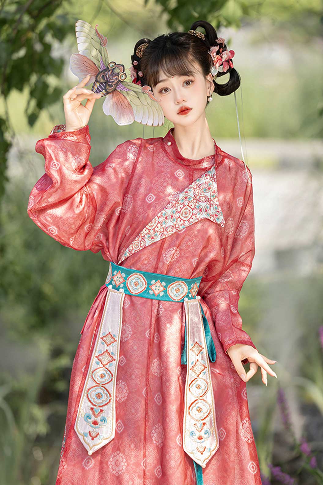 Tang dynasty hanfu embroidered round collar robe with lantern pants- suiyinjiliang 碎银几两
