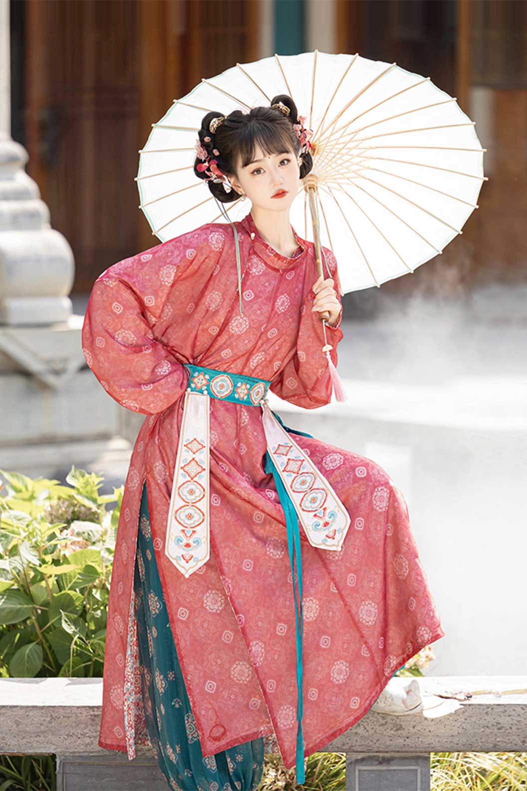Tang dynasty hanfu embroidered round collar robe with lantern pants- suiyinjiliang 碎银几两