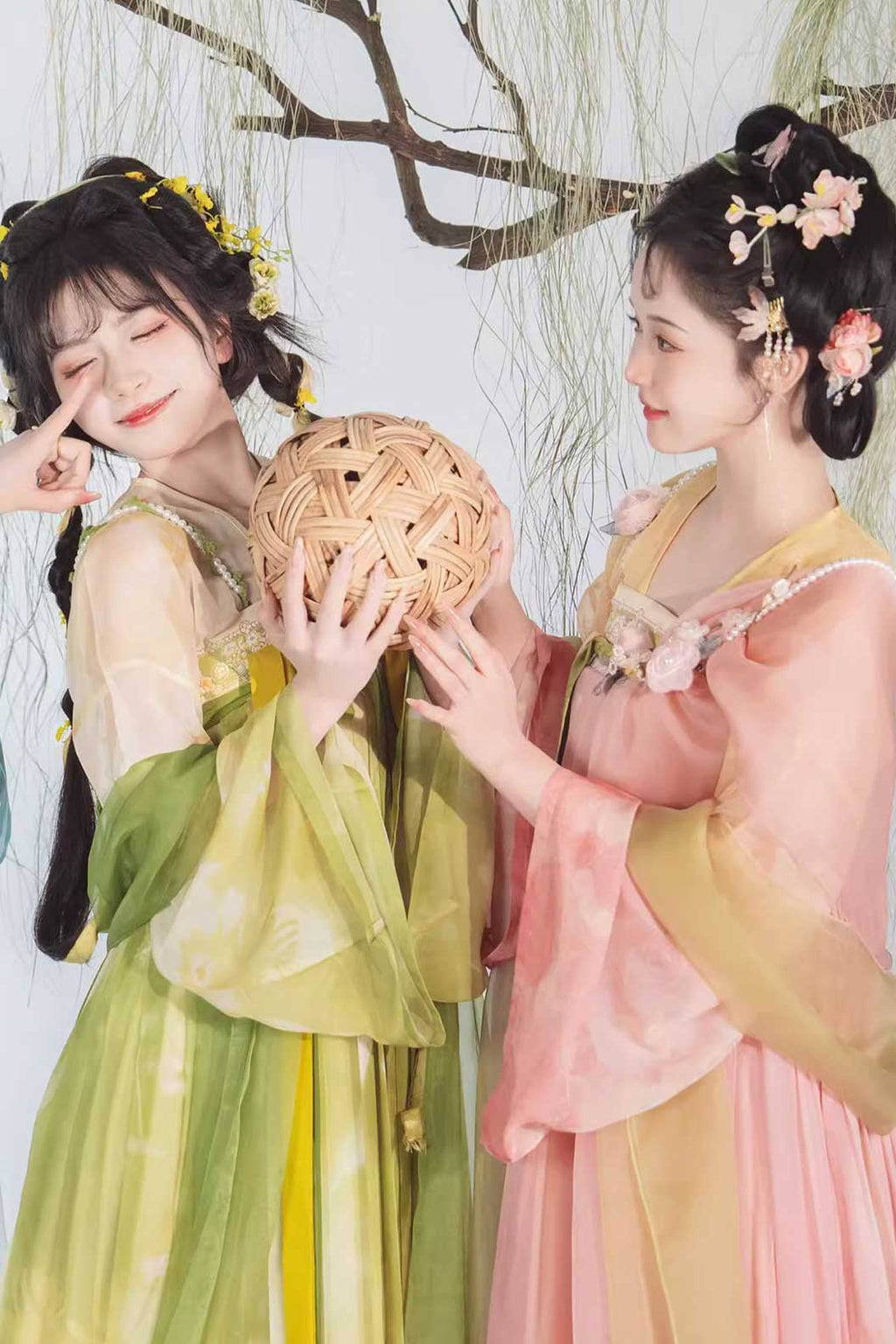 Tang Dynasty Hanfu High-Waisted Skirt with pibo- yunshangjiao 云上娇