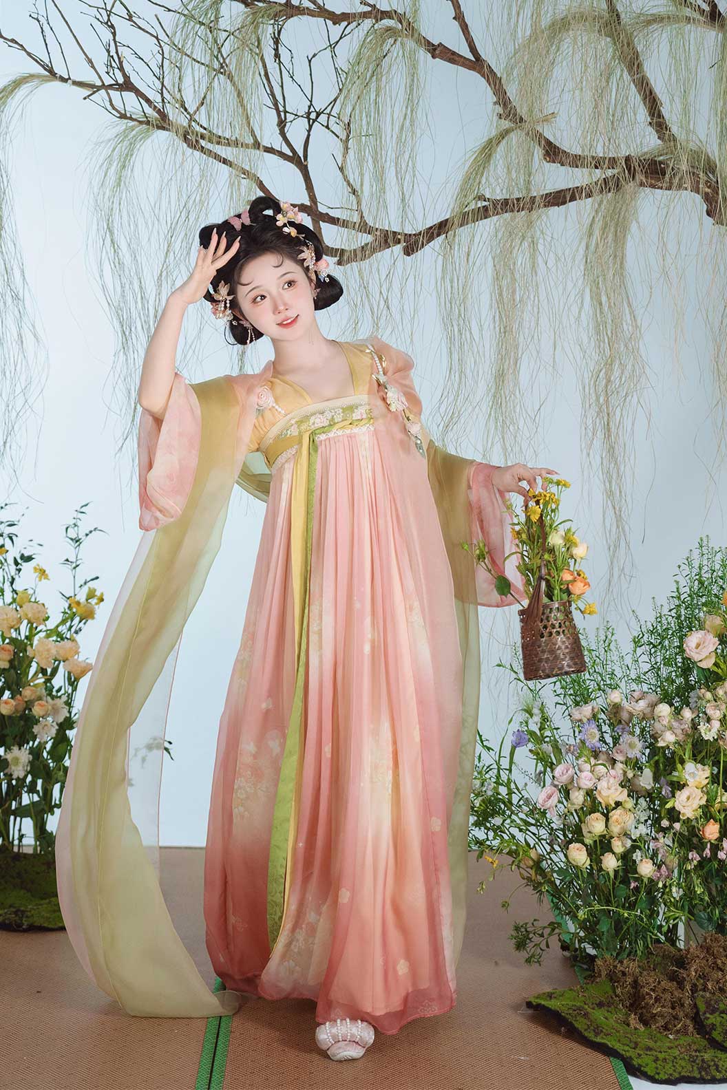 Tang Dynasty Hanfu High-Waisted Skirt with pibo- yunshangjiao 云上娇