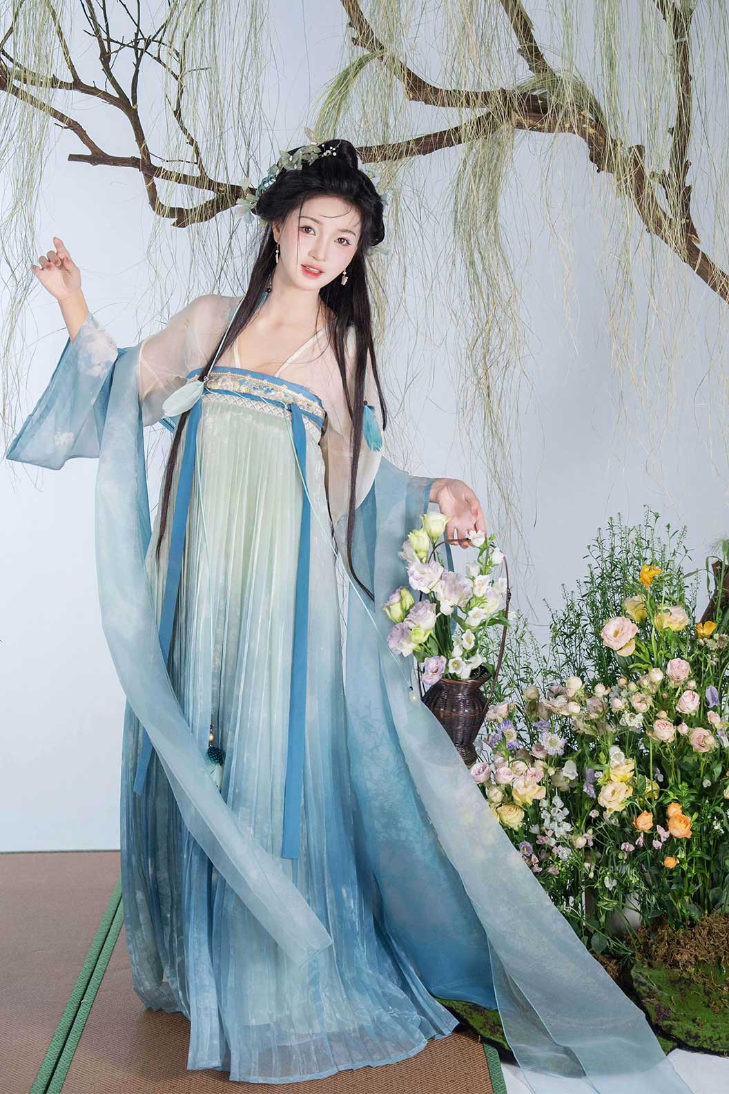 Tang Dynasty Hanfu High-Waisted Skirt with pibo- yunshangjiao 云上娇