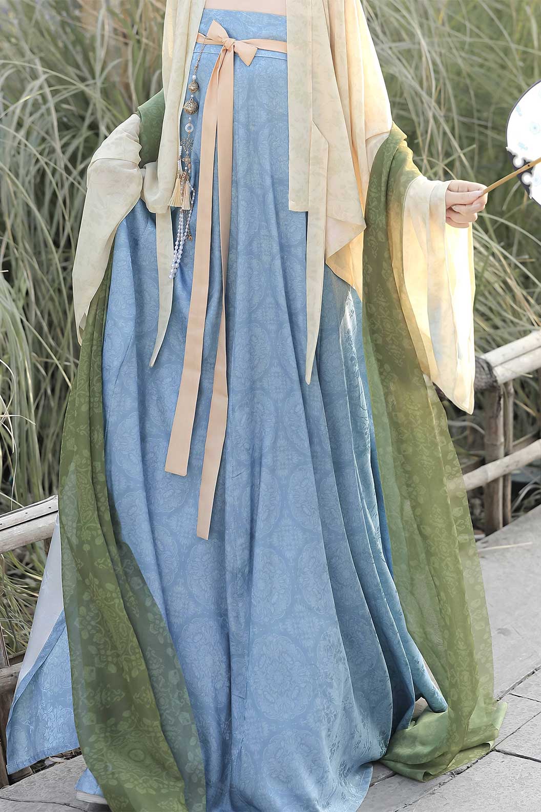 Tang dynasty hanfu outer robe with high waisted pleated skirt for famensi - taohuazhi 桃花枝