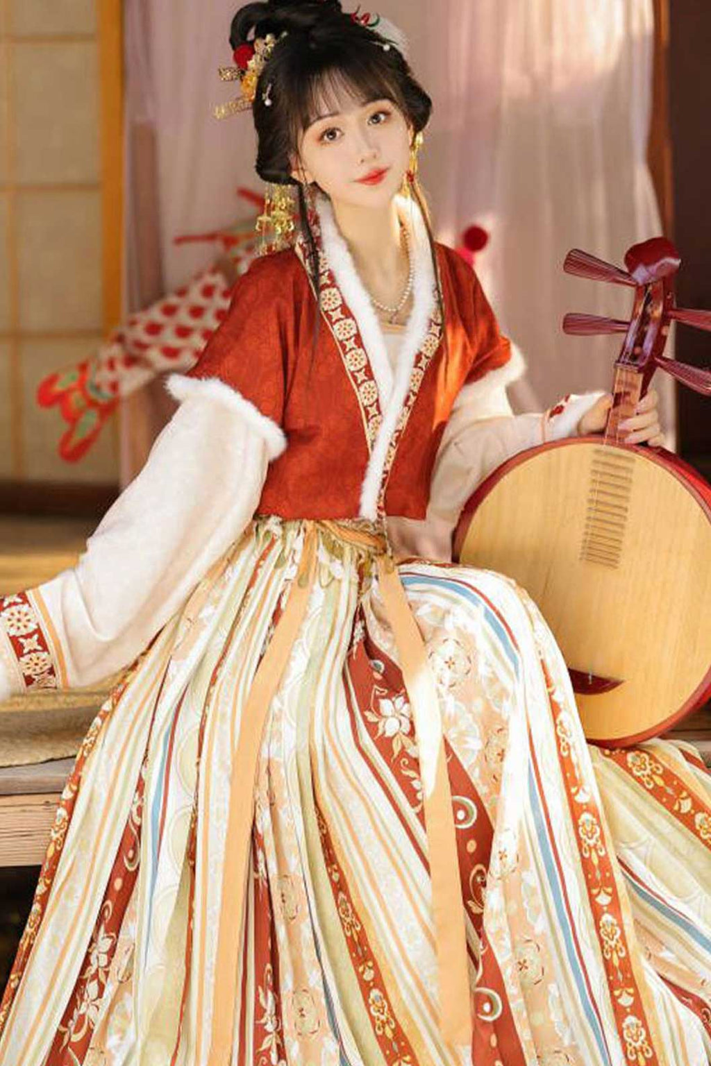 Tang Dynasty Hanfu Pleated Skirt with banbi for winter - suiyueyan 秋岁宴