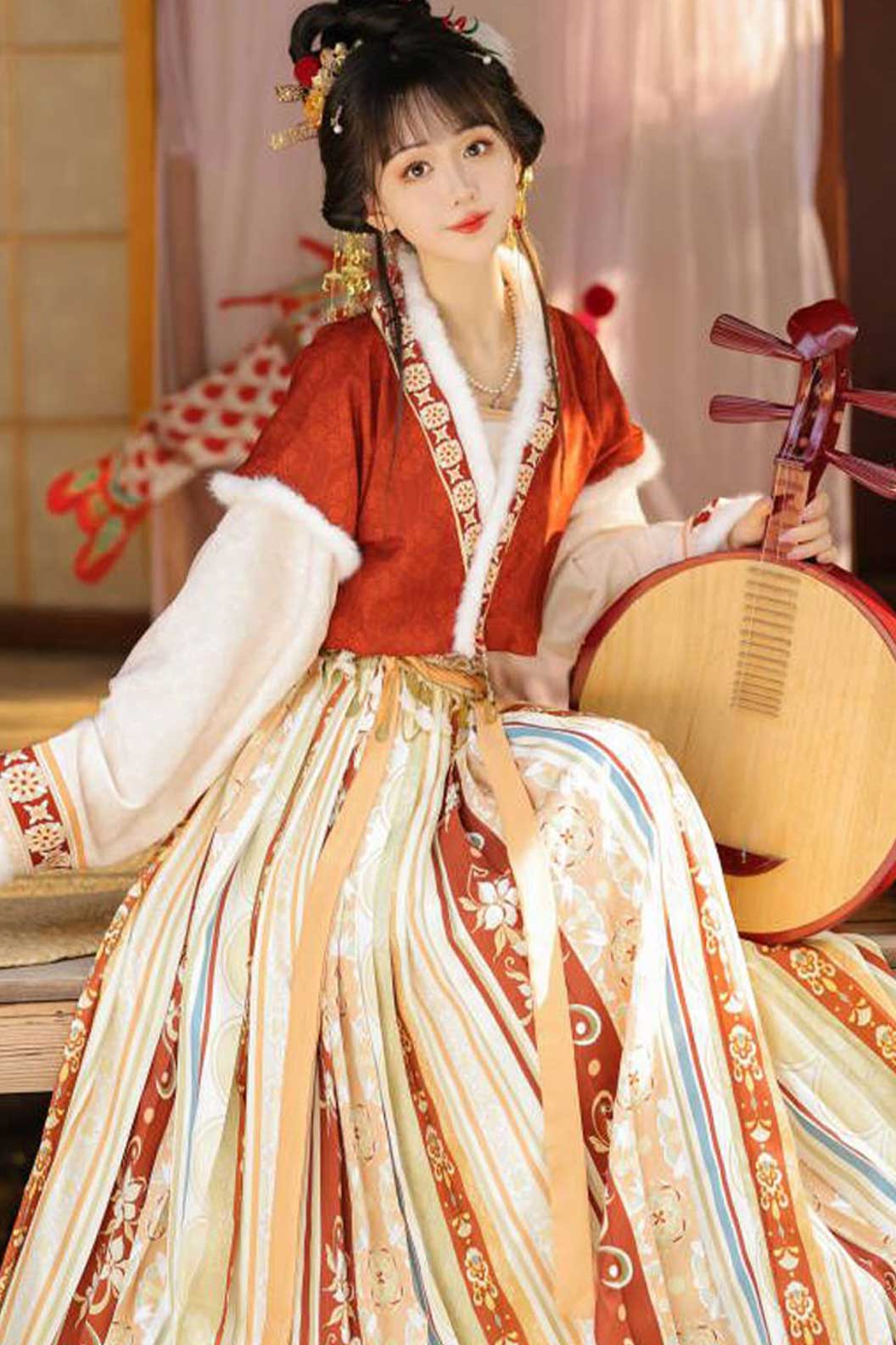 Tang Dynasty Hanfu Pleated Skirt with banbi for winter - suiyueyan 秋岁宴