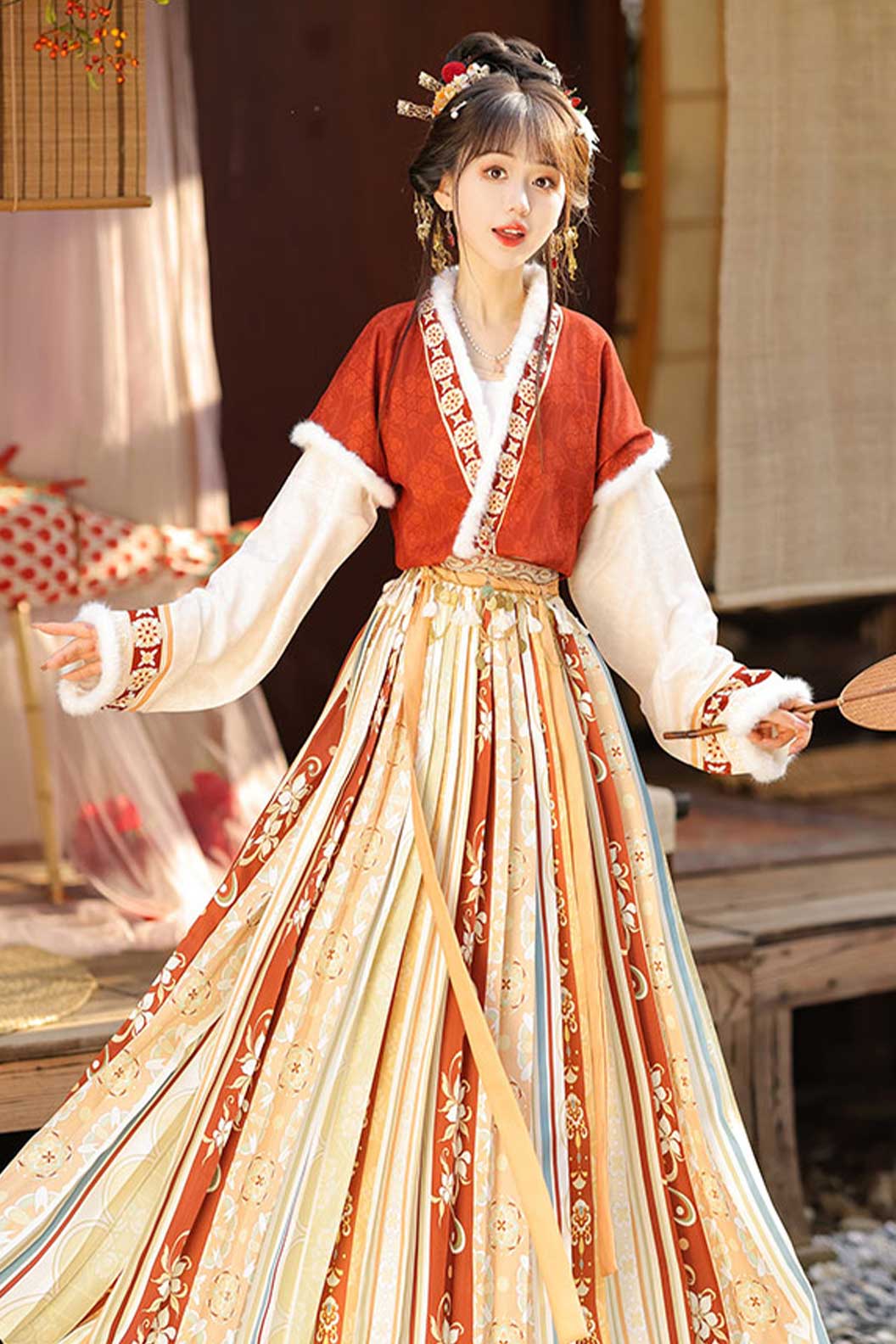 Tang Dynasty Hanfu Pleated Skirt with banbi for winter - suiyueyan 秋岁宴