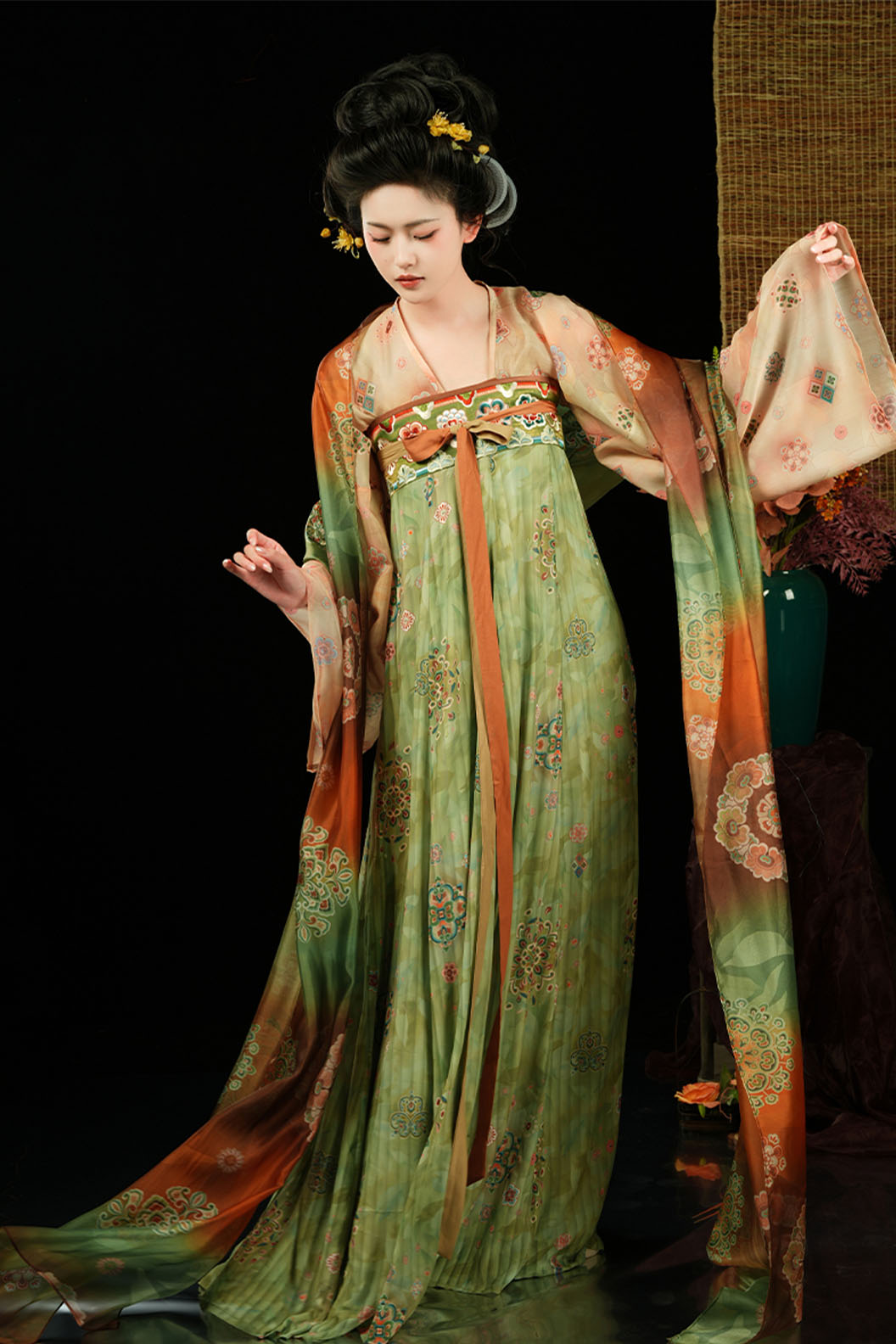 Tang dynasty hanfu with high-waisted ruqun hanfu dress for dunhuang - changqing 长卿