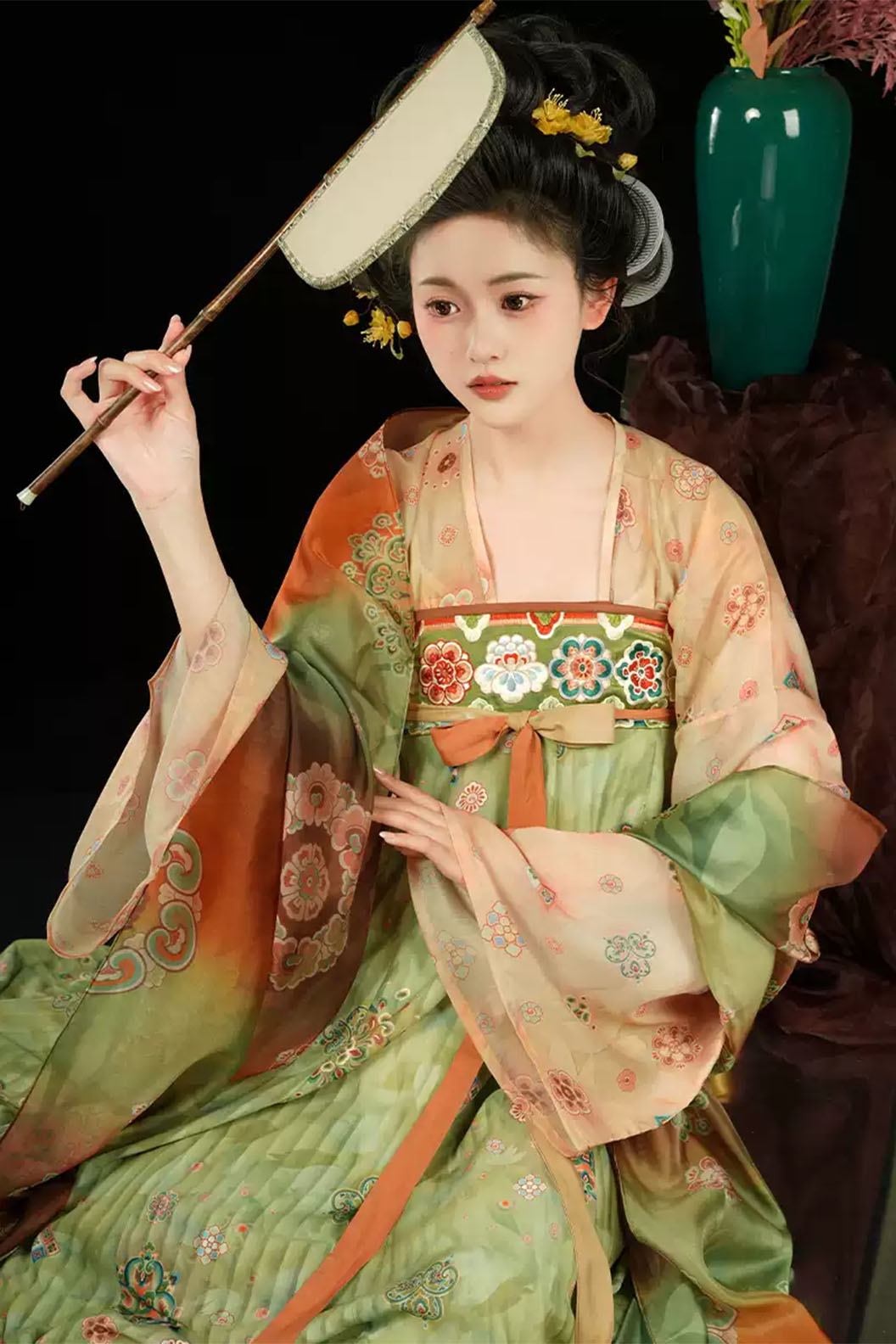 Tang dynasty hanfu with high-waisted ruqun hanfu dress for dunhuang - changqing 长卿