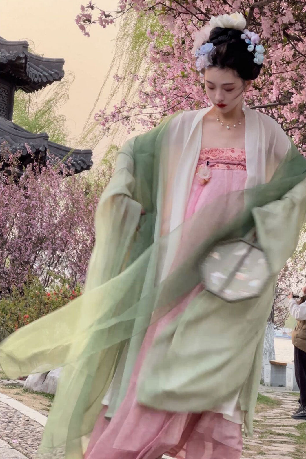 Tang Dynasty Red Hanfu Dress with Chest-high Ruqun and One-Piece Split Skirt - shengge 笙歌