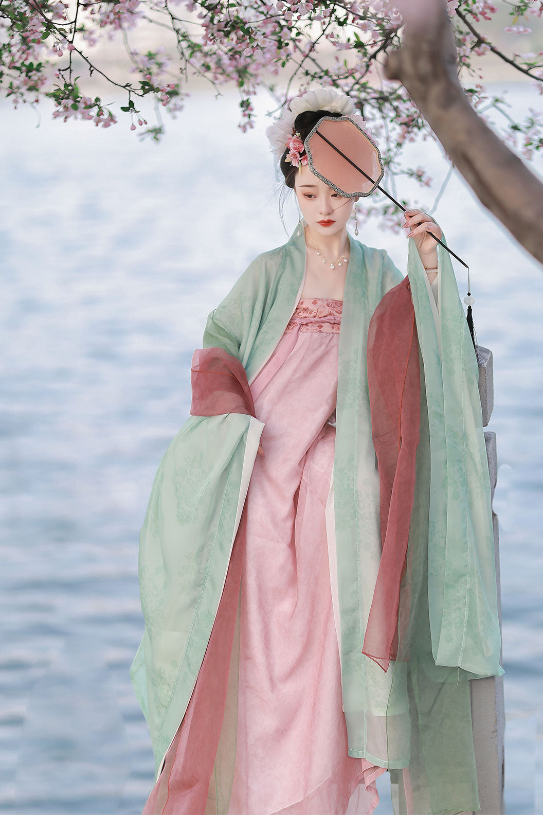 Tang Dynasty Red Hanfu Dress with Chest-high Ruqun and One-Piece Split Skirt - shengge 笙歌