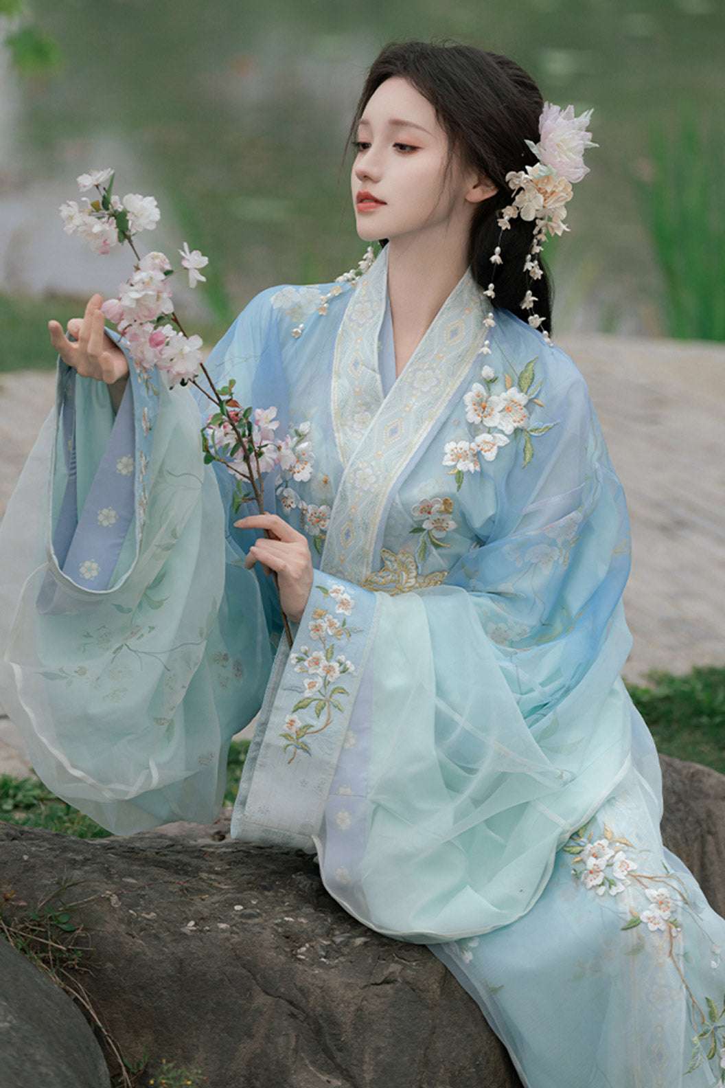 Warring States Robe Blue Jacquard Embroidery Zhiju Hanfu- lihuayueming 梨花月明