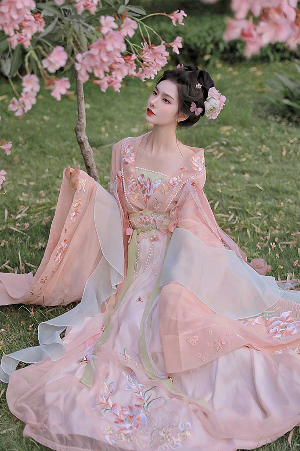 Wei Jin dynasty gorgeous embroidery with pearl accessories sweet hanfu dress - lianshengwanwu 莲生万物